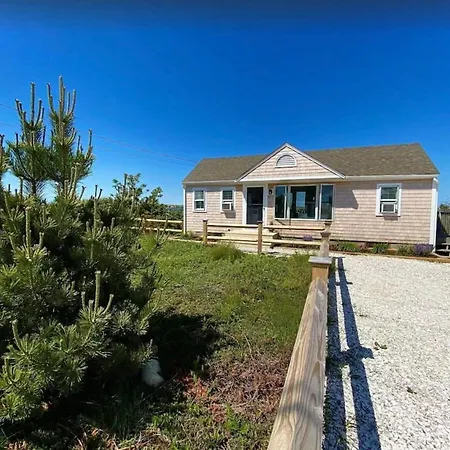 North Truro Pet-Friendly Home Near Secluded Beach